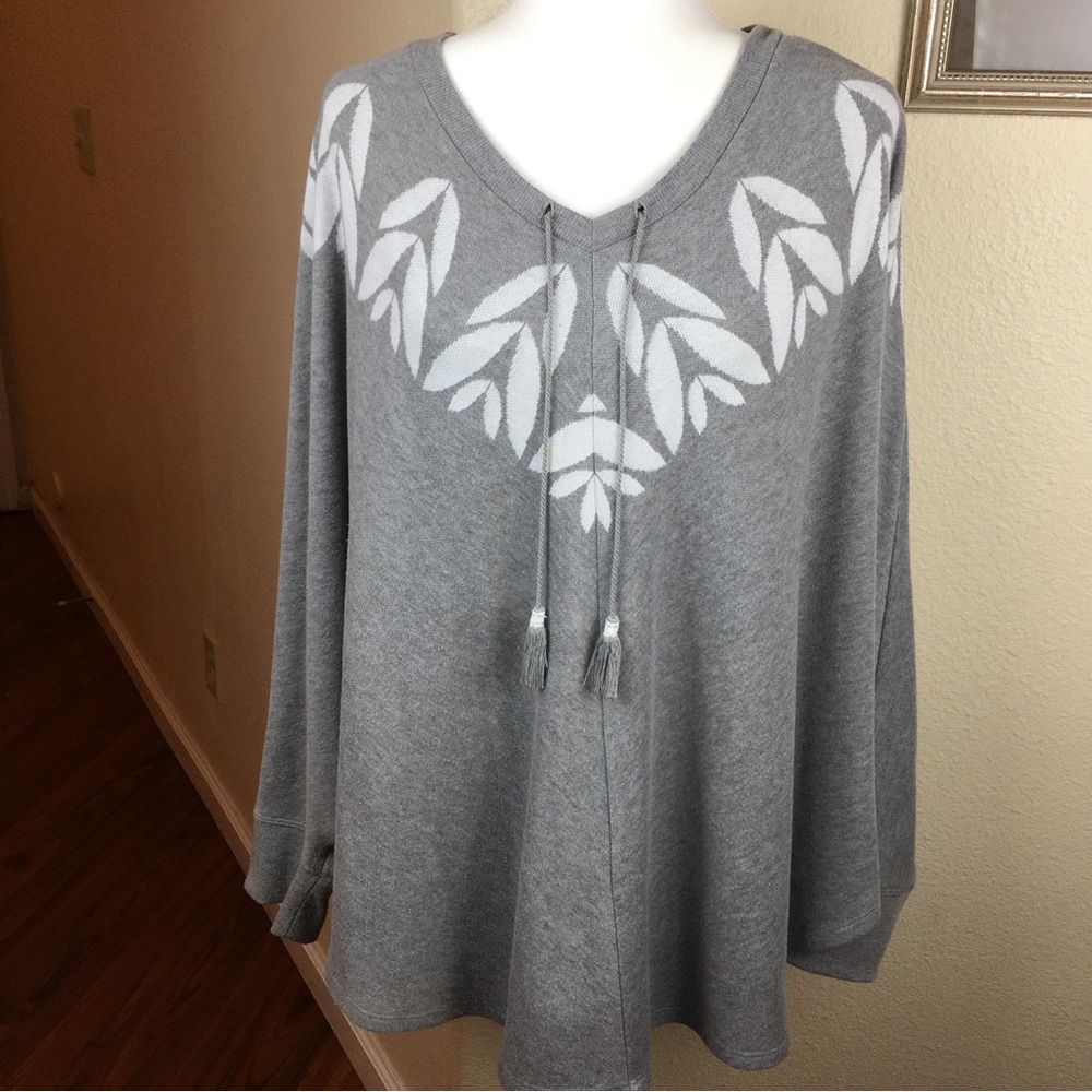 LANE BRYANT Cacique Plus 18/20 Gray White Tassel Poncho Pullover Sweater